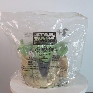 Pizza Hut 1999 Star Wars Episode I Yoda Collectible Cup Topper